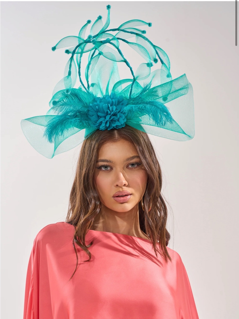 INTO THE GARDEN BLOOMING HAT